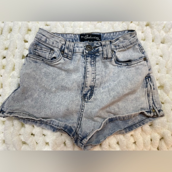 SEDUCTIONS by SIRENS Short jean style shorts Size 3 - Picture 1 of 7